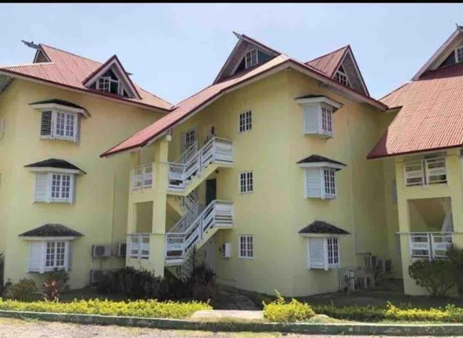 Lulu Bell Mystic Ridge @73 Apartment. Ocho Rios Exterior foto